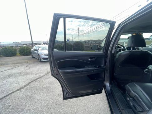 Used 2017 Honda Pilot EX-L image 11