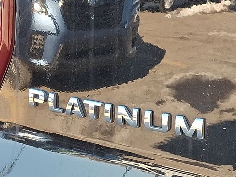 Certified 2018 Ford Explorer Platinum image 31