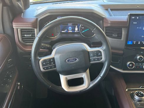 Used 2024 Ford Expedition Limited AWD/4WD image 30
