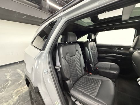 Used 2024 Kia Sorento SX Prestige AWD/4WD image 25