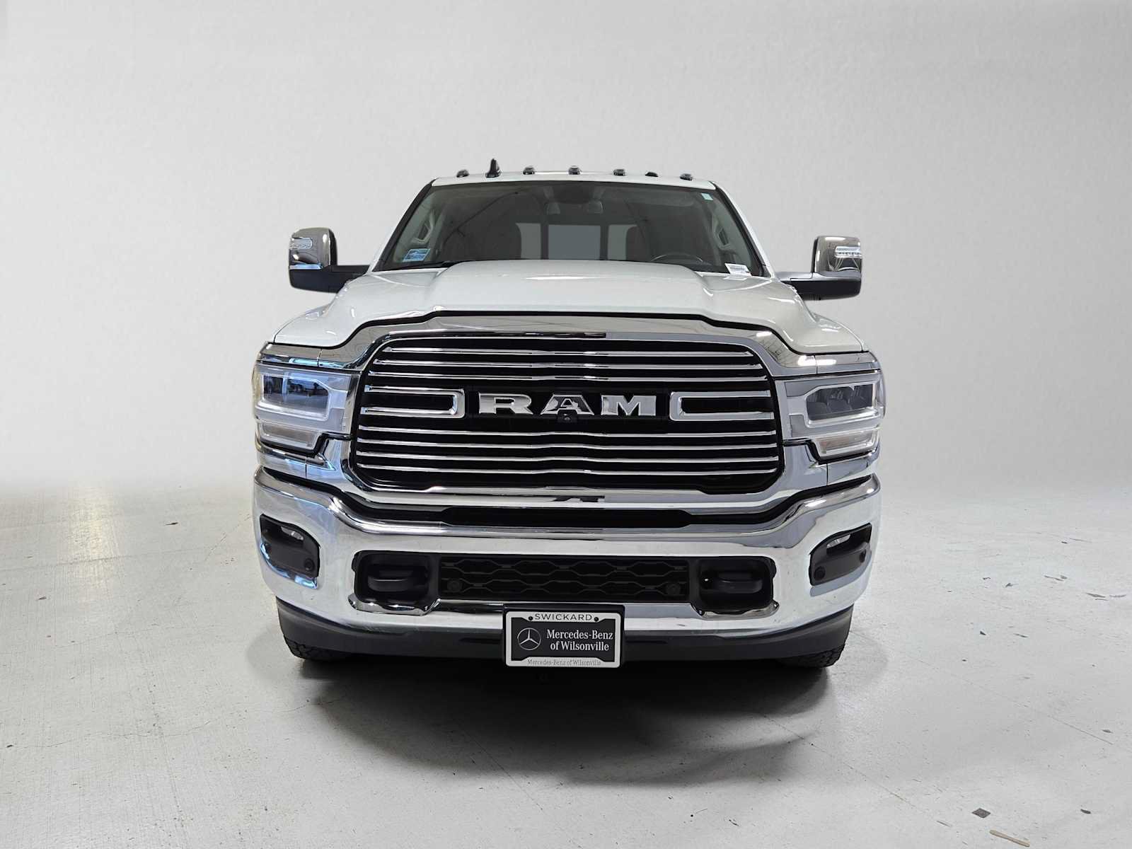 Used 2024 RAM 3500 Laramie w/ Towing Technology Group AWD/4WD image 8