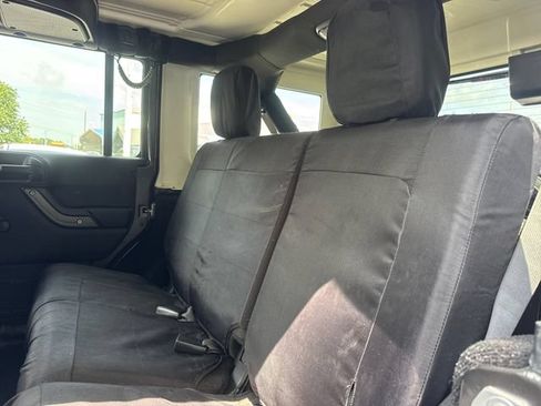 Used 2017 Jeep Wrangler Unlimited Sport w/ Connectivity Group AWD/4WD image 11