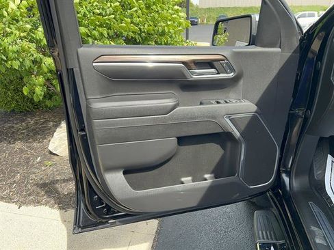 Used 2023 Chevrolet Silverado 1500 LT AWD/4WD image 10