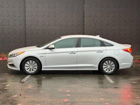 Used 2017 Hyundai Sonata SE image 3