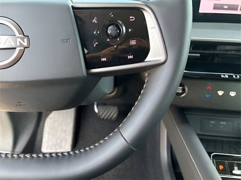 Used 2025 Nissan Murano SV image 24