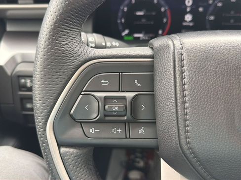 Used 2025 Toyota Tacoma TRD Off-Road AWD/4WD image 30