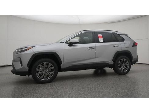 Used 2023 Toyota RAV4 XLE Premium AWD/4WD image 22