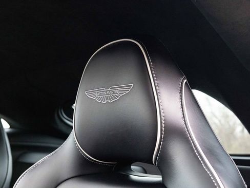 Used 2025 Aston Martin V8 Vantage Coupe image 26