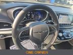 Used 2024 Chrysler Pacifica Touring-L FWD image 4