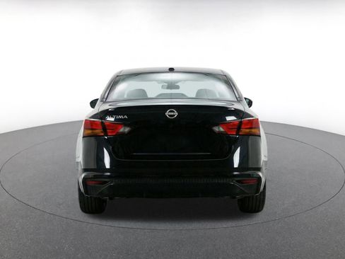 Used 2025 Nissan Altima 2.5 SV FWD image 6