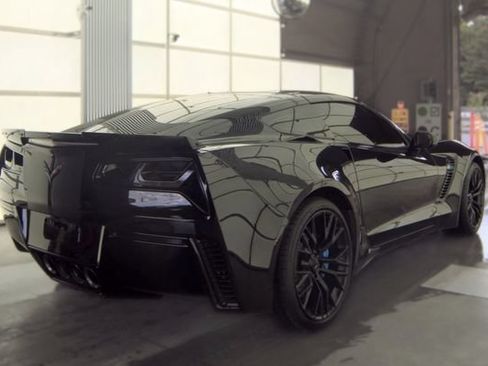 Used 2016 Chevrolet Corvette Z06 w/ 2LZ Preferred Equipment Group RWD image 3