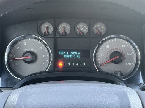 Used 2010 Ford F150 XLT image 27