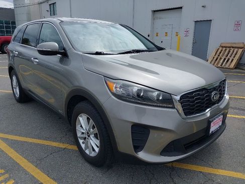 Used 2019 Kia Sorento AWD image 2
