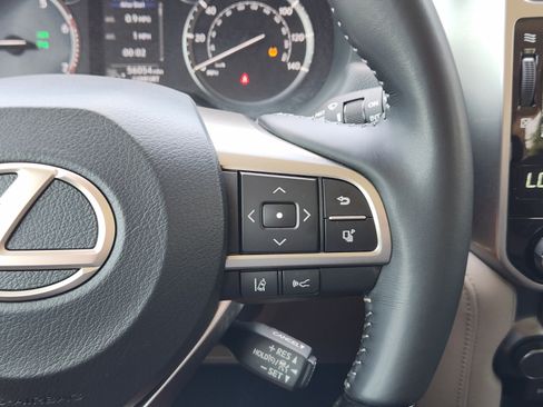Used 2023 Lexus GX 460 Luxury w/ Accessory Package AWD/4WD image 30