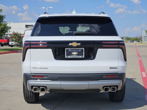 New 2027 Chevrolet Traverse LT FWD image 8