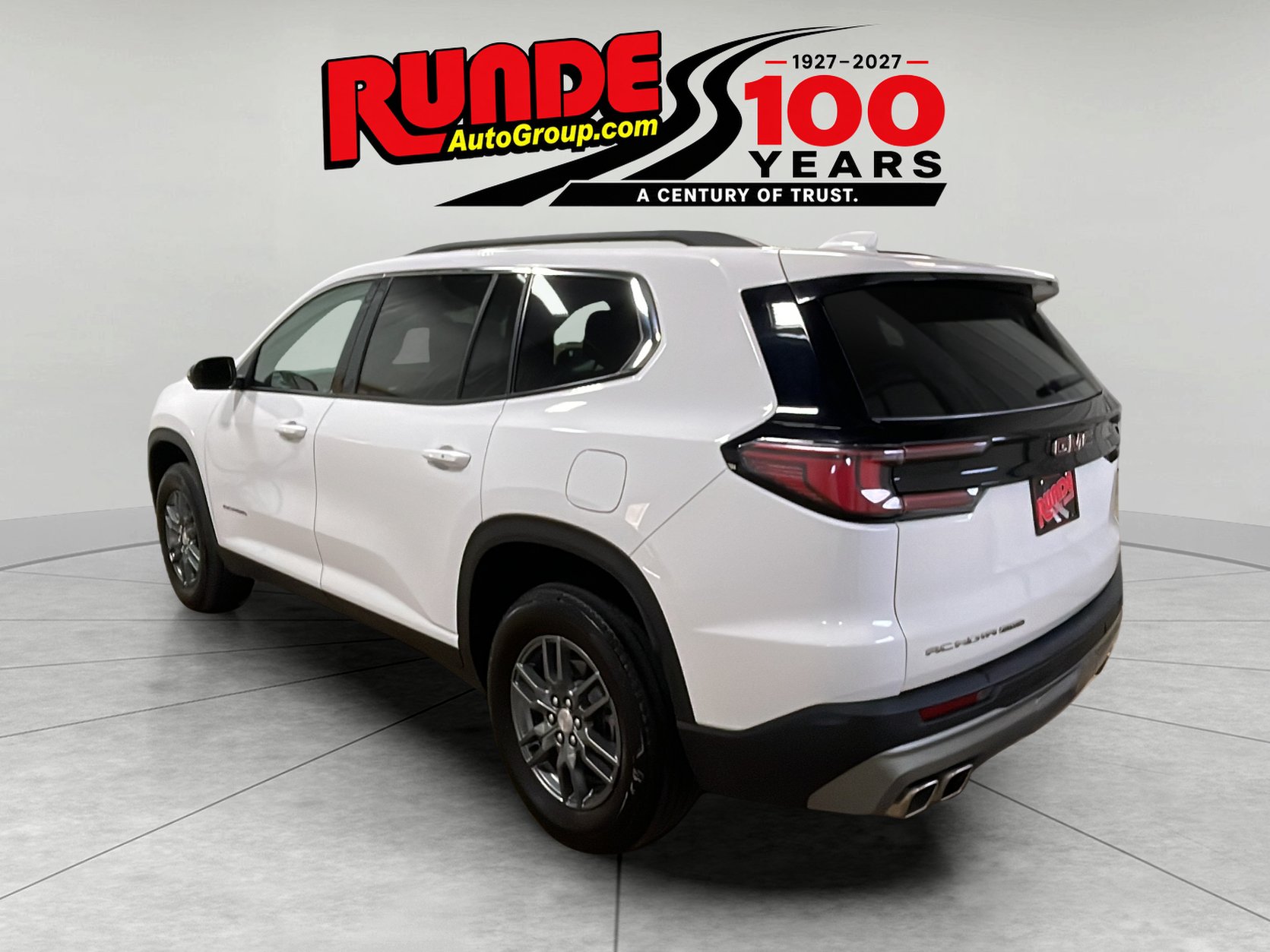 Used 2025 GMC Acadia Elevation AWD/4WD image 3