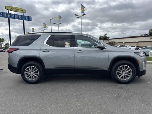 Used 2023 Chevrolet Traverse LT FWD image 4