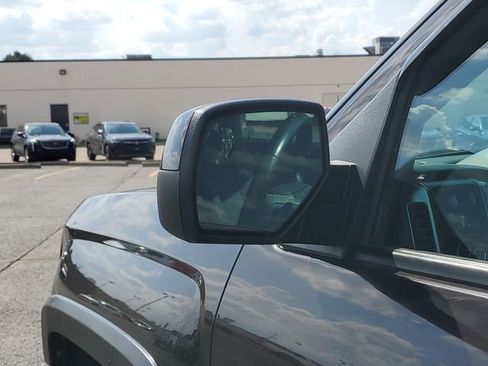 Used 2018 Chevrolet Silverado 1500 LT w/ True North Edition AWD/4WD image 32
