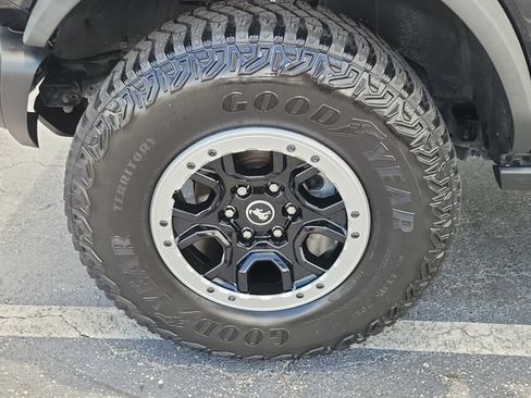 Used 2023 Ford Bronco Black Diamond w/ Sasquatch Package AWD/4WD image 8
