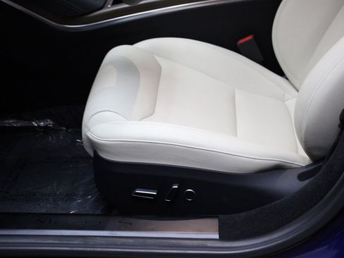 Used 2022 Tesla Model S AWD/4WD image 31