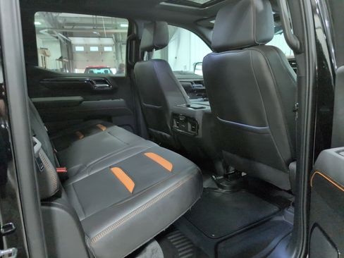 Used 2024 GMC Sierra 1500 AT4 w/ Technology Package image 13