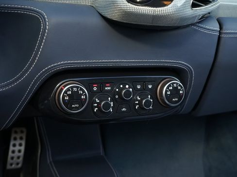 Used 2015 Ferrari 458 Spider image 19