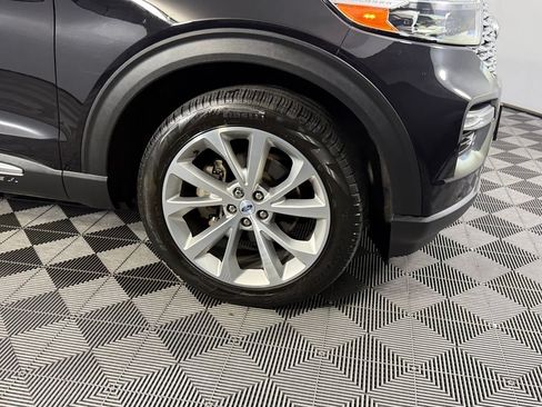 Used 2023 Ford Explorer Platinum w/ Technology Package AWD/4WD image 11