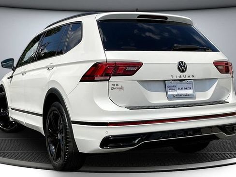 Used 2024 Volkswagen Tiguan SE R-Line FWD image 7