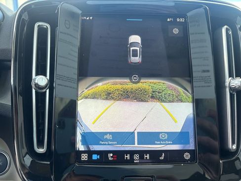 Certified 2023 Volvo XC40 B5 Plus w/ Protection Package Premier image 25