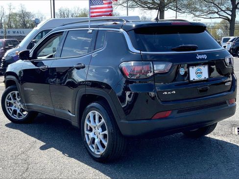 Used 2022 Jeep Compass Latitude w/ Sun and Sound Group image 11