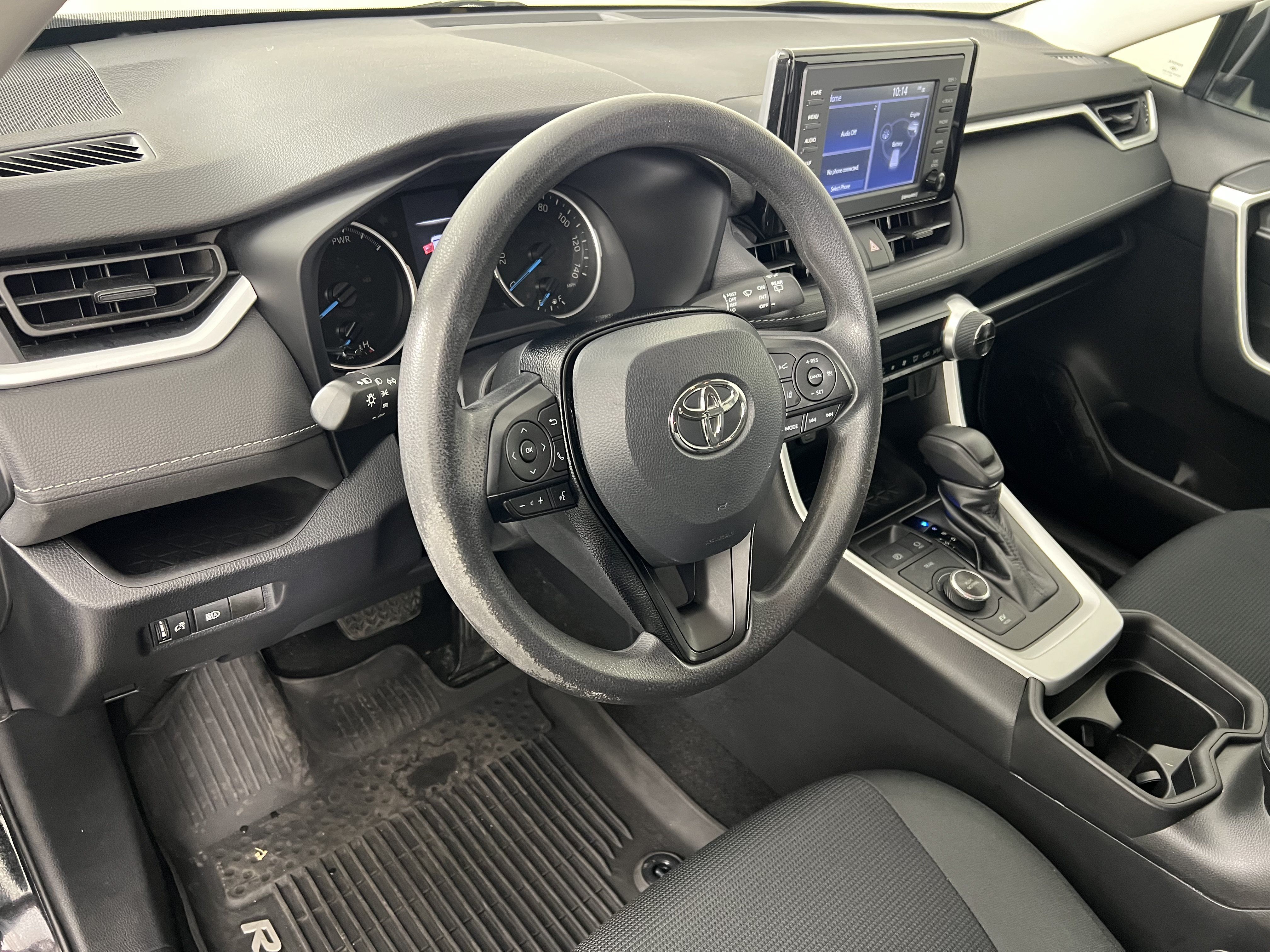 Used 2021 Toyota RAV4 LE AWD/4WD image 17