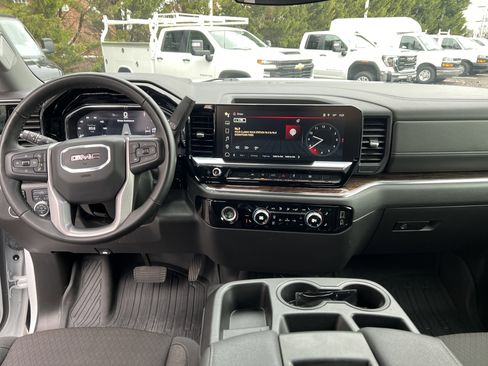 Used 2024 GMC Sierra 1500 Elevation image 28