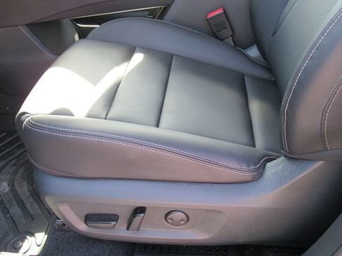 Certified 2025 Nissan Rogue SL FWD image 24