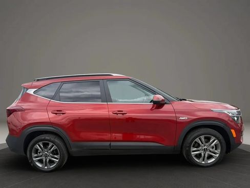 Used 2023 Kia Seltos S AWD/4WD image 4