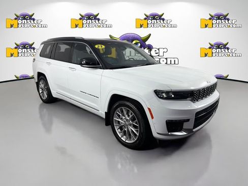 Used 2023 Jeep Grand Cherokee L Summit w/ Rear Seat Video Group I AWD/4WD image 3