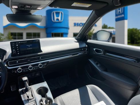 Used 2025 Honda Civic Sport Touring image 33