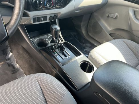 Used 2014 Toyota Tacoma 4x4 Regular Cab image 19