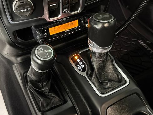 Used 2021 Jeep Wrangler Unlimited Sahara AWD/4WD image 26