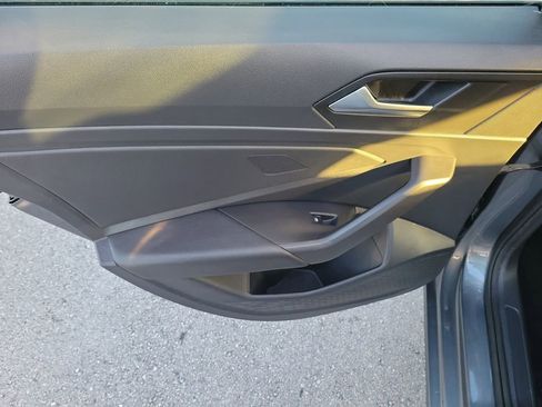 Used 2019 Volkswagen Jetta SE image 11