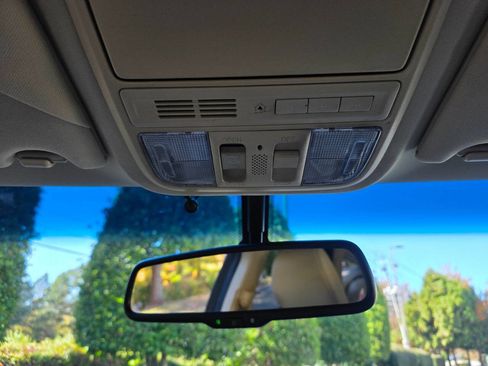 Used 2011 Honda Crosstour EX-L image 24