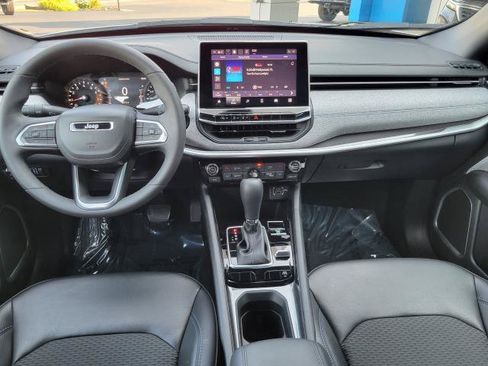 Used 2023 Jeep Compass Latitude w/ Convenience Group AWD/4WD image 12