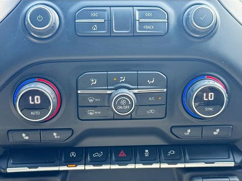 Used 2020 Chevrolet Silverado 1500 LTZ AWD/4WD image 16