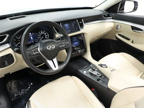 Used 2021 INFINITI QX50 Sensory image 2