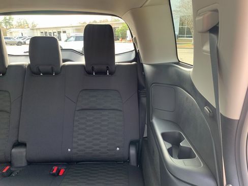 New 2026 Nissan Pathfinder SV image 25