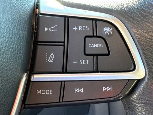 Certified 2023 Toyota Sienna XLE image 24