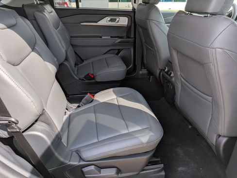 New 2026 Ford Explorer Active w/ Active Comfort Package AWD/4WD image 17