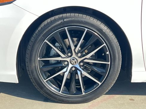 Used 2021 Toyota Camry SE image 25