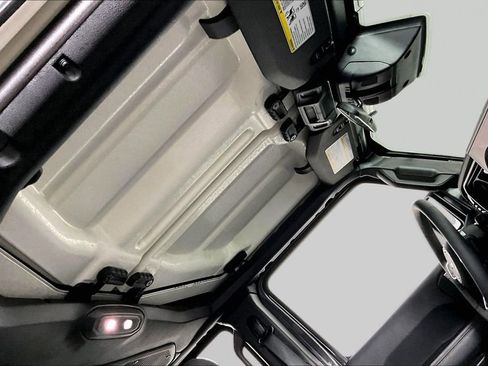 Used 2025 Jeep Wrangler Unlimited Sahara AWD/4WD image 26