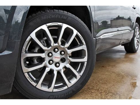 Used 2023 GMC Acadia Denali w/ Denali Ultimate Package FWD image 29