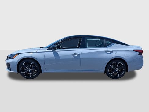 New 2026 Nissan Altima 2.5 SR FWD image 2
